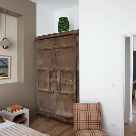 アパート Souvenir パリ