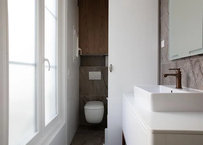 Souvenir Apartment *