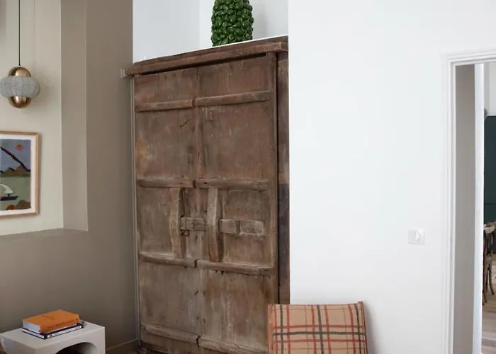 Apartment Souvenir Paris