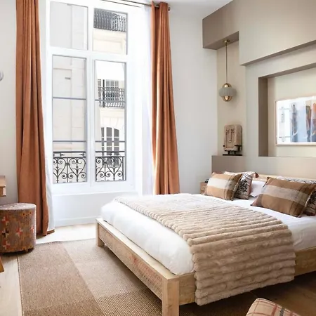 דירה Souvenir פריז